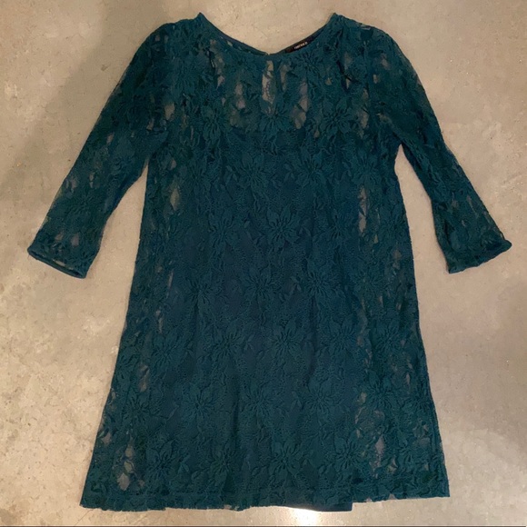 Emerald Green Lace Shift Dress - Picture 1 of 2